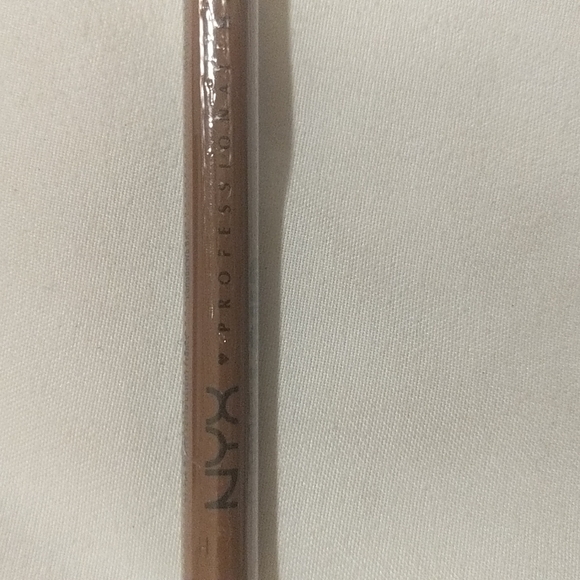 NWT tan  lip lliner - Picture 1 of 2